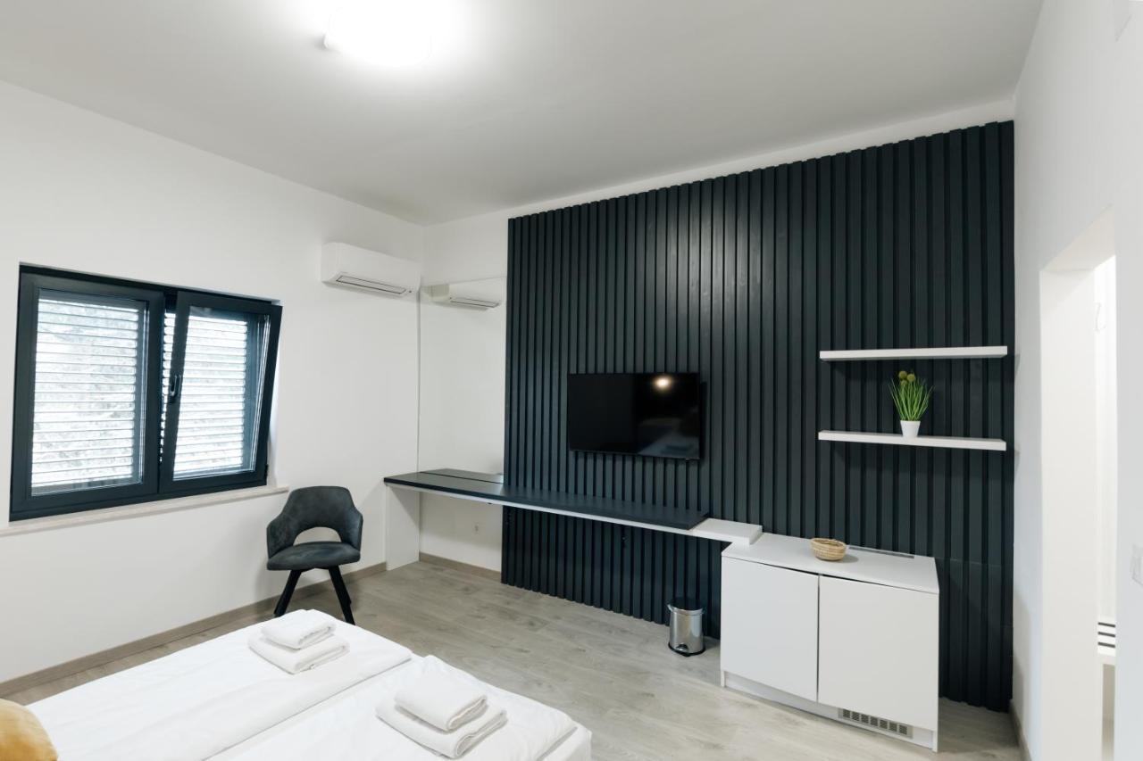 Boutique Suites Joyce Medulin With Free Parking 外观 照片